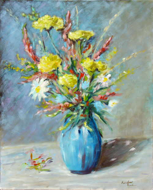 Blumenstrau in  blauer Vase
